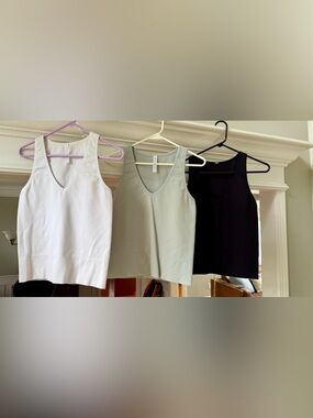 Athleta V-Neck Ribbed Tank Top - White, Sage, Black